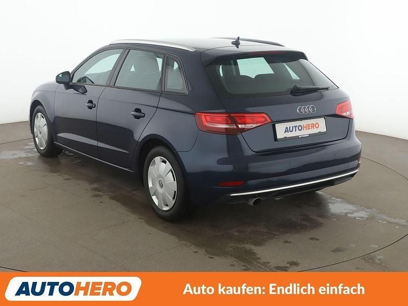 Gebraucht Audi A3 Sport 116 PS (85 kW) 2017 Blau Limousine