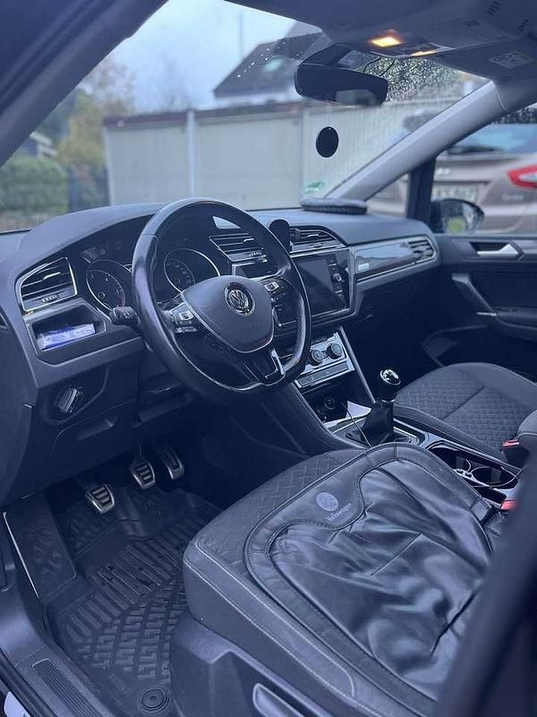 Gebraucht VW Touran Join 116 PS (85 kW) 2018 Schwarz Van / Kleinbus