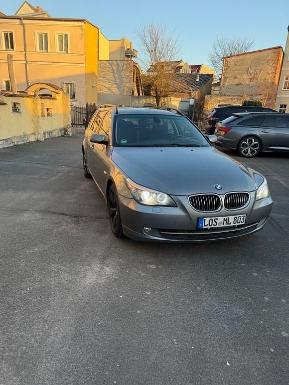 Gebraucht BMW 525 197 PS (144 kW) 2008 Grau Kombi