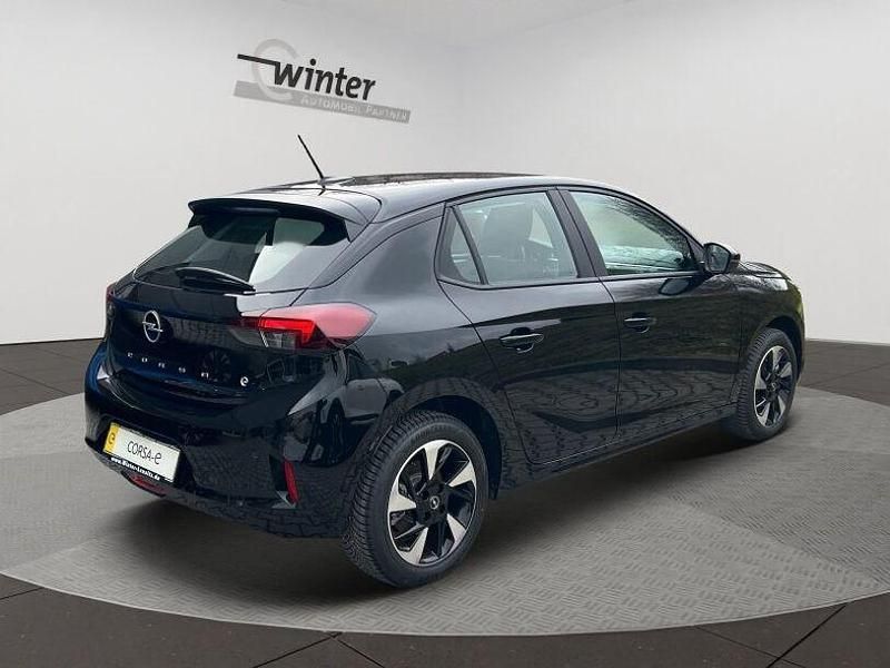 Gebraucht Opel Corsa-e 100 kW (136 PS) 2023 Schwarz metallic Kleinwagen