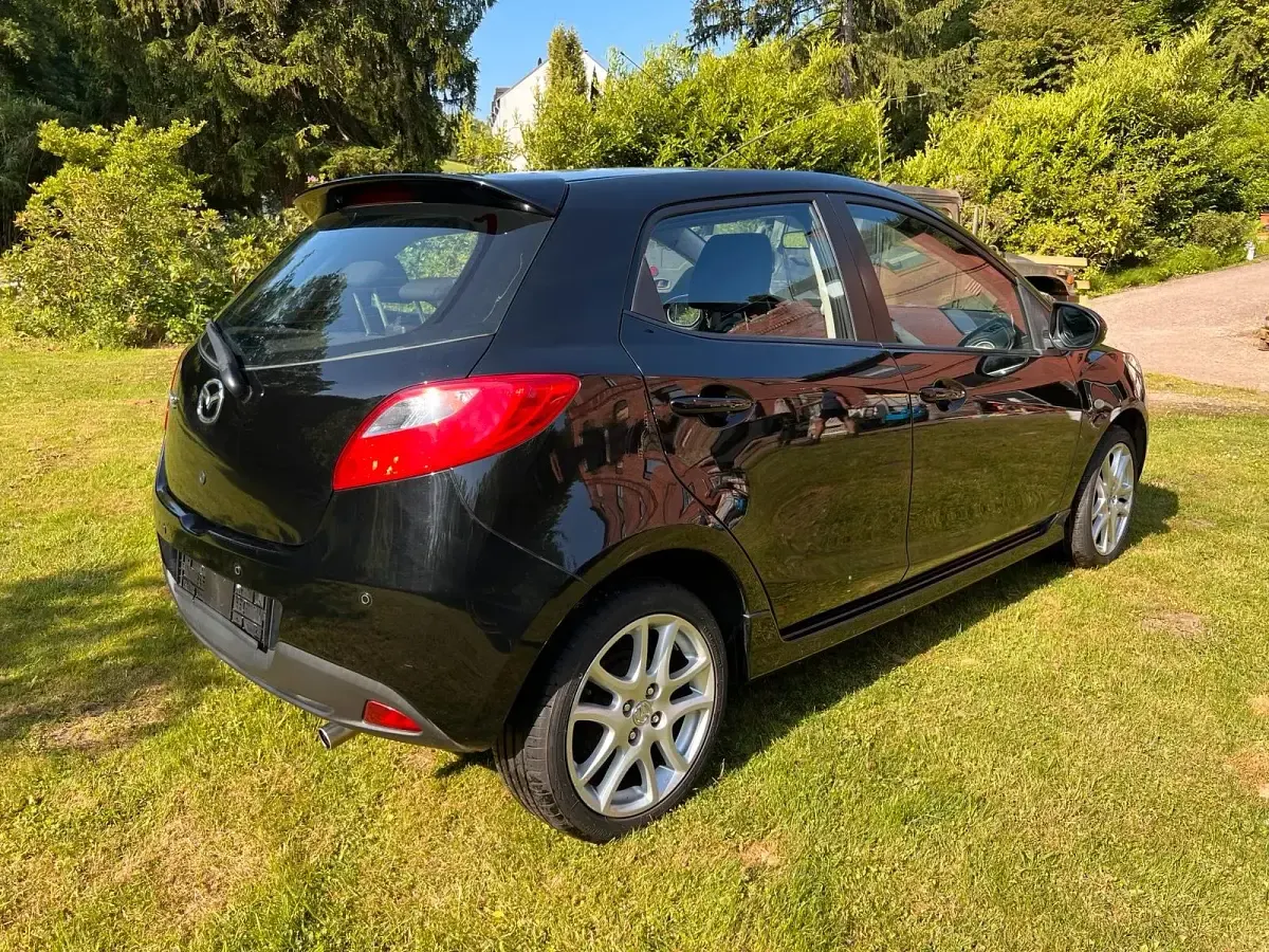Gebraucht Mazda 2 102 PS (75 kW) 2010 Schwarz Kleinwagen