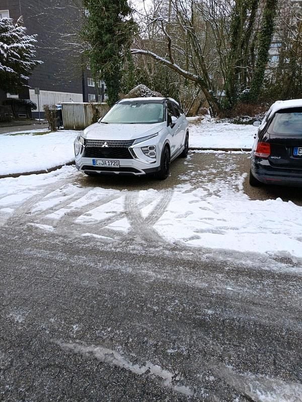 Weiß Gebraucht 2021 Mitsubishi Eclipse Cross SUV | 20.000 € (Guter Preis) - Bild 1/4