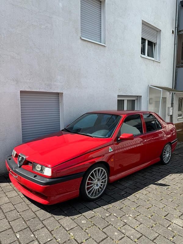 Rot Gebraucht 1996 Alfa Romeo 155 Limousine | 29.900 € - Bild 1/4