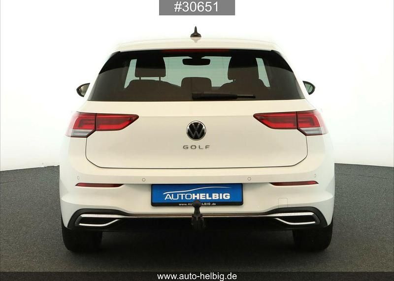 Gebraucht VW Golf VIII Active 150 PS (110 kW) 2023 Weiß Limousine