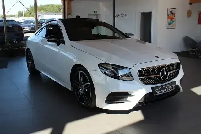 Gebraucht Mercedes E300 AMG line 245 PS (180 kW) 2018 Weiß Coupé