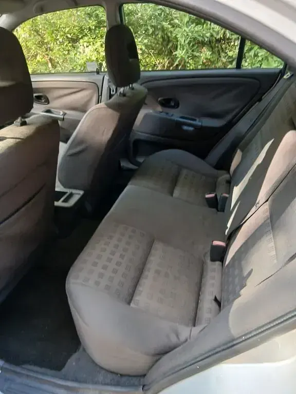 Gebraucht Mitsubishi Carisma 122 PS (89 kW) 2001 Silber Limousine