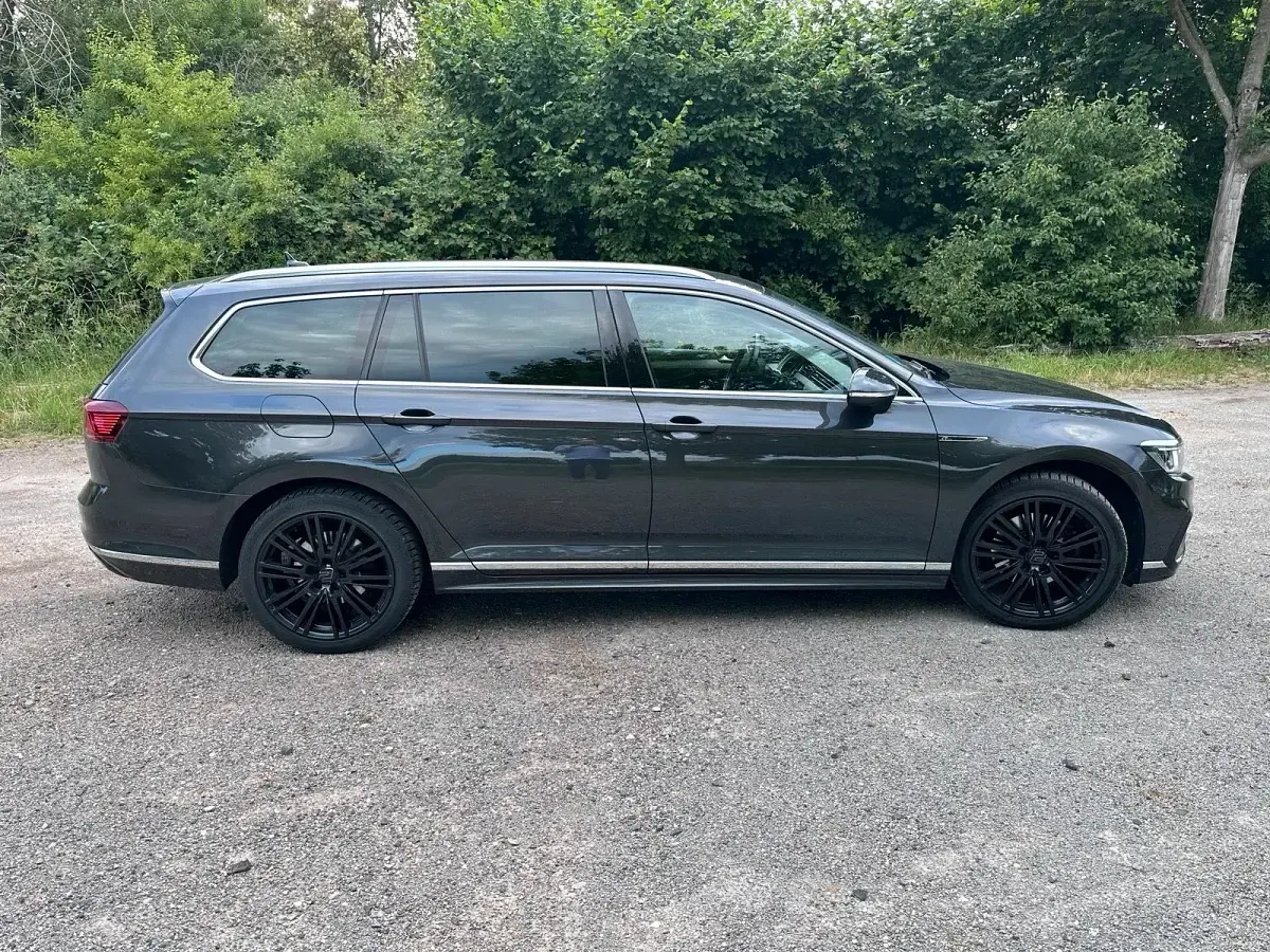 Gebraucht VW Passat R-line 190 PS (139 kW) 2020 Grau Kombi