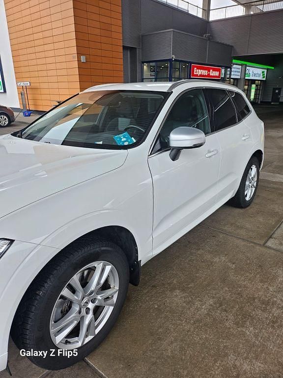 Weiß Gebraucht 2018 Volvo XC60 Momentum SUV | 22.850 € (Superpreis) - Bild 1/4
