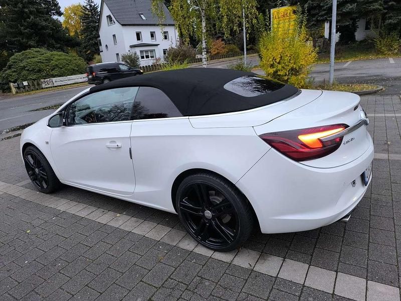 Gebraucht Opel Cascada Edition 165 PS (121 kW) 2014 Weiß Cabrio