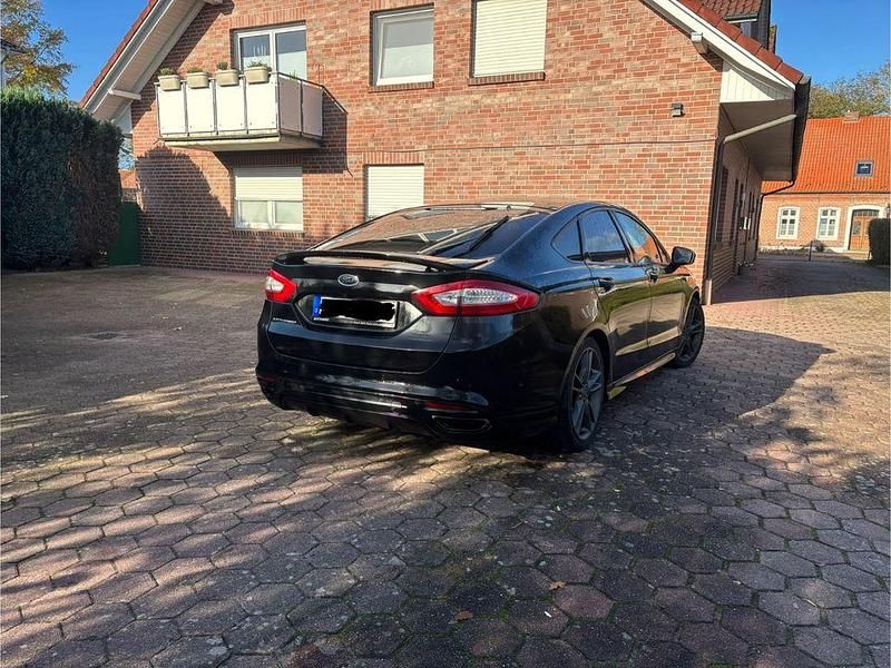 Gebraucht Ford Mondeo ST-Line 241 PS (177 kW) 2017 Schwarz Limousine