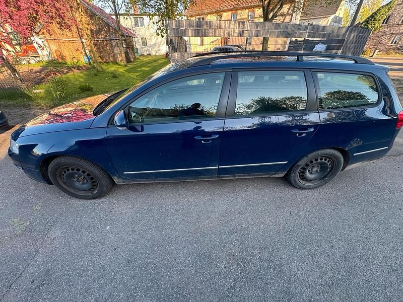 Second-hand VW Passat 104 CP (76 kW) 2007 Albastru Break