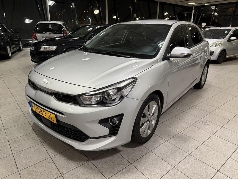 Gebraucht Kia Rio 99 PS (72 kW) 2023 Grau Limousine