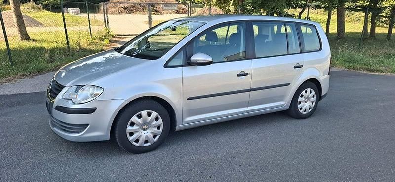 Silber Gebraucht 2009 VW Touran Conceptline Van / Kleinbus | 2.200 € (Guter Preis) - Bild 1/4