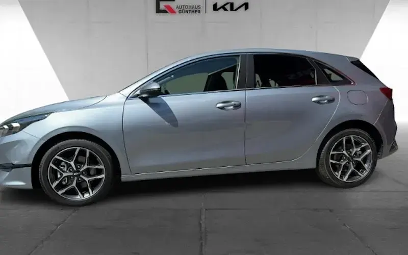 Gebraucht Kia Ceed Style 140 PS (102 kW) 2025 Silber Kleinwagen