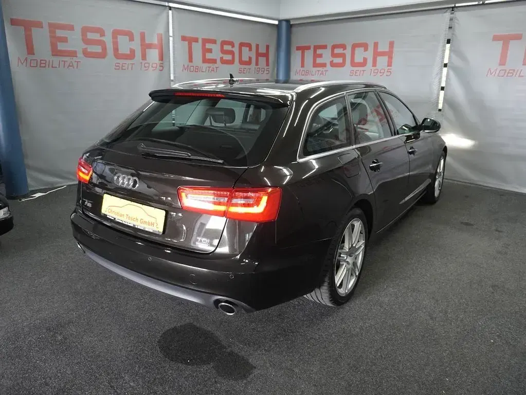 Gebraucht Audi A6 Comfort 245 PS (180 kW) 2012 Schwarz Kombi