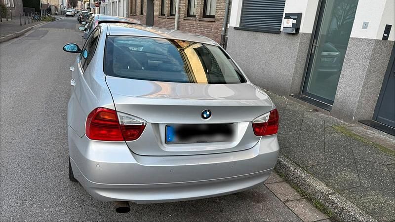 Gebraucht BMW 320 150 PS (110 kW) 2006 Silber Limousine