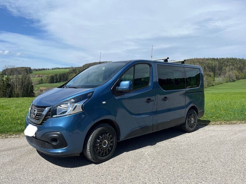 Blau Gebraucht 2020 Nissan NV300 Premium Edition Van | 27.490 € (Guter Preis) - Bild 1/4