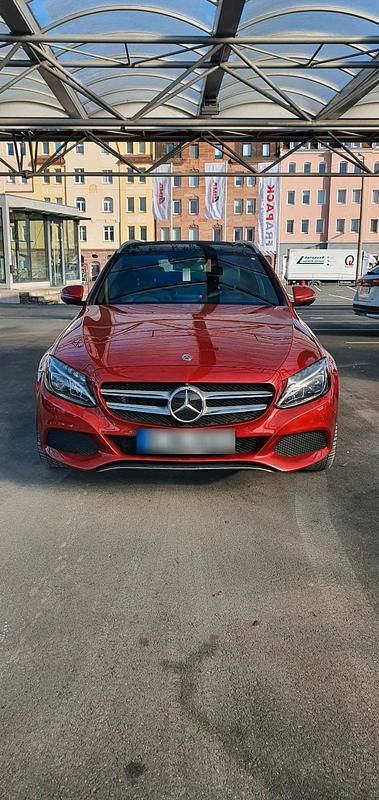 Gebraucht Mercedes C250 204 PS (150 kW) 2017 Rot Kombi