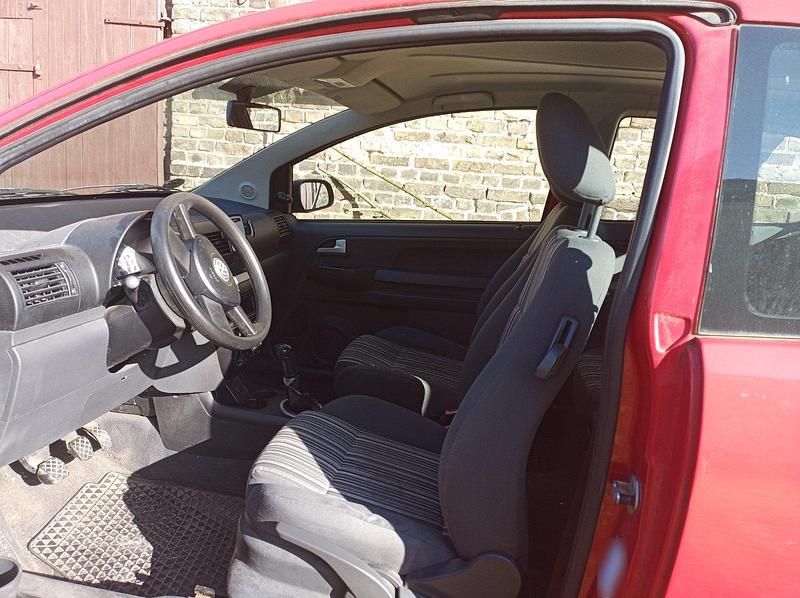 Usata VW Fox 54 CV (39 kW) 2005 Rosso Utilitaria