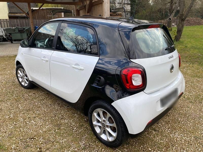 Second-hand Smart ForFour Passion 71 CP (52 kW) 2015 Alb Hatchback