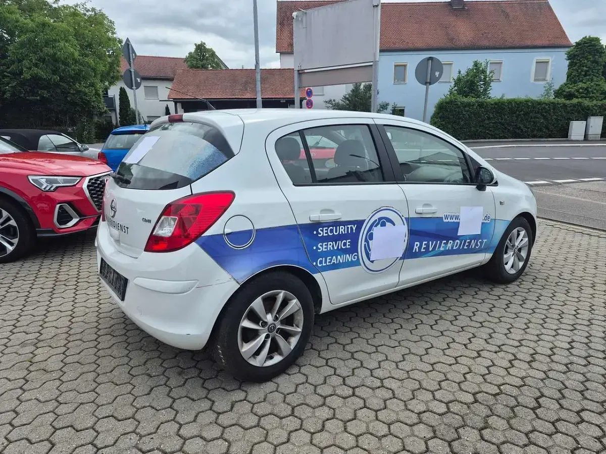 Gebraucht Opel Corsa Energy 75 PS (55 kW) 2015 Casabl/arctic/eisweiss/kaolin Kleinwagen