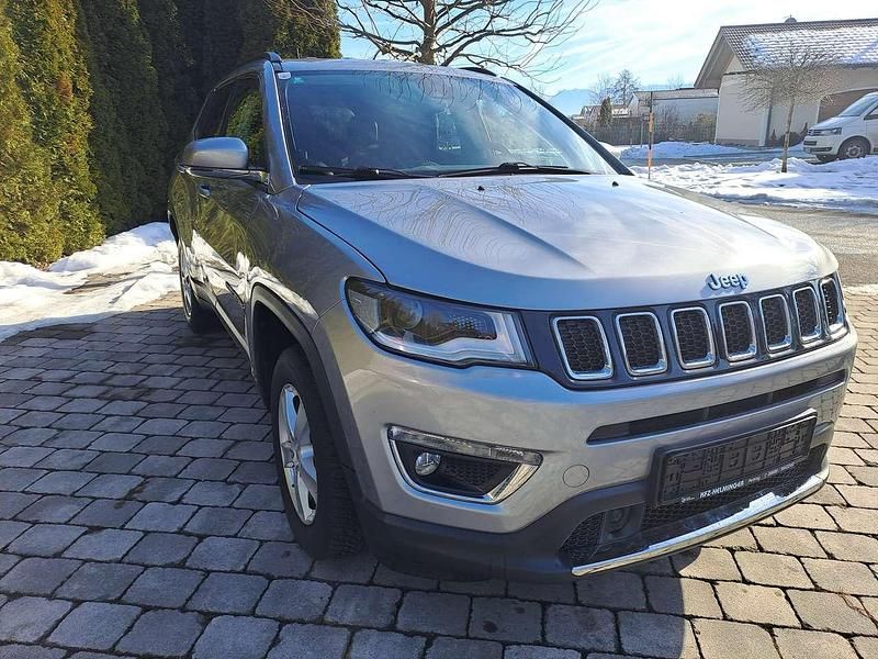 Billet silver metallic coat Gebraucht 2020 Jeep Compass Limited SUV | 17.400 € (Superpreis) - Bild 1/4