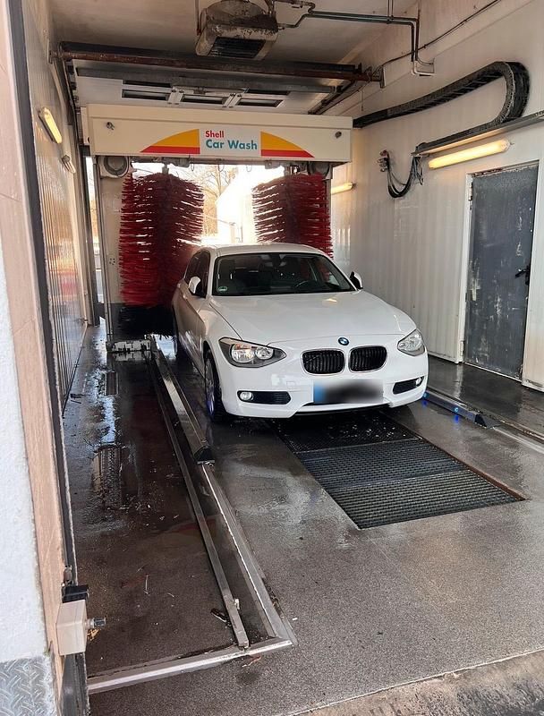 Gebraucht BMW 114 2014 Weiß Kleinwagen