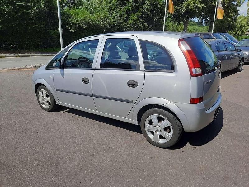 Używany Opel Meriva 90 KM (66 kW) 2004 Srebrny Minivan