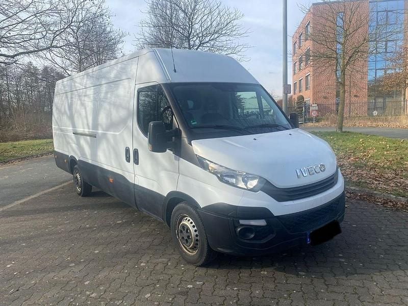 Gebraucht Iveco Daily 156 PS (114 kW) 2017 Weiß Limousine