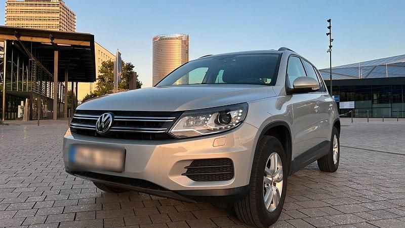 Gebraucht VW Tiguan 140 PS (102 kW) 2012 Silber SUV
