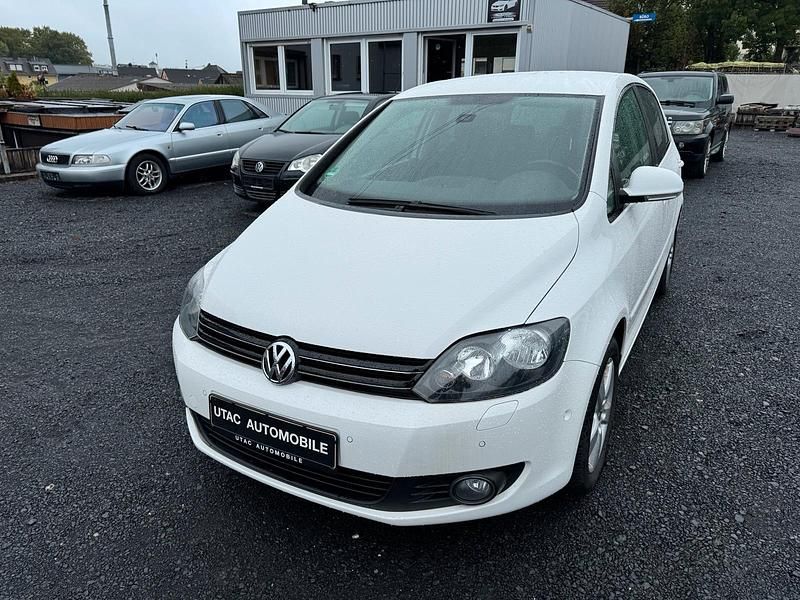 Weiß Gebraucht 2010 VW Golf Plus Cross Team Van / Kleinbus | 6.790 € (Etwas zu teuer) - Bild 1/4