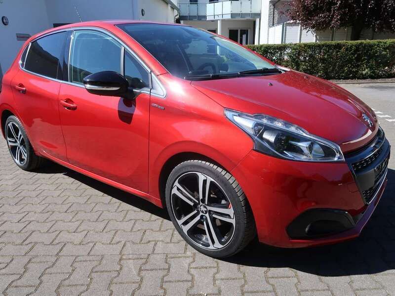 Rot Gebraucht 2019 Peugeot 208 GT-line Kleinwagen | 10.790 € (Superpreis) - Bild 1/4