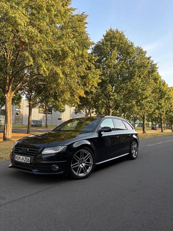 Schwarz Gebraucht 2011 Audi A4 Ambiente Kombi | 7.200 € (Fairer Preis) - Bild 1/4