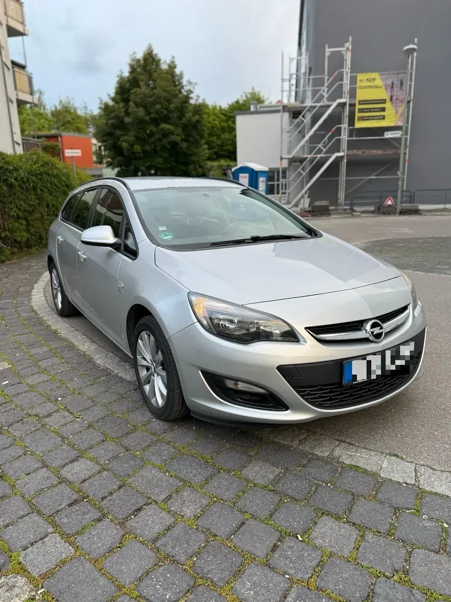 Gebraucht Opel Astra 140 PS (102 kW) 2013 Silber Kombi