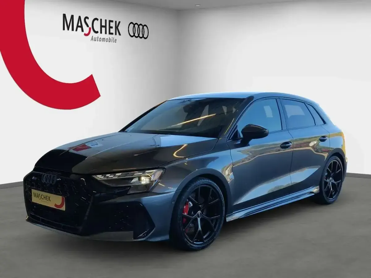 Neu Audi RS3 Sport 400 PS (294 kW) 2026 Grau Limousine