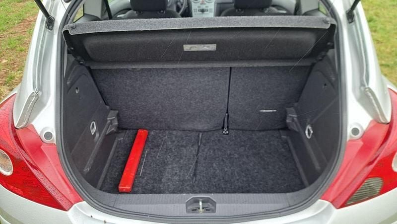 Gebraucht Opel Corsa Edition 80 PS (58 kW) 2009 Silber Kleinwagen