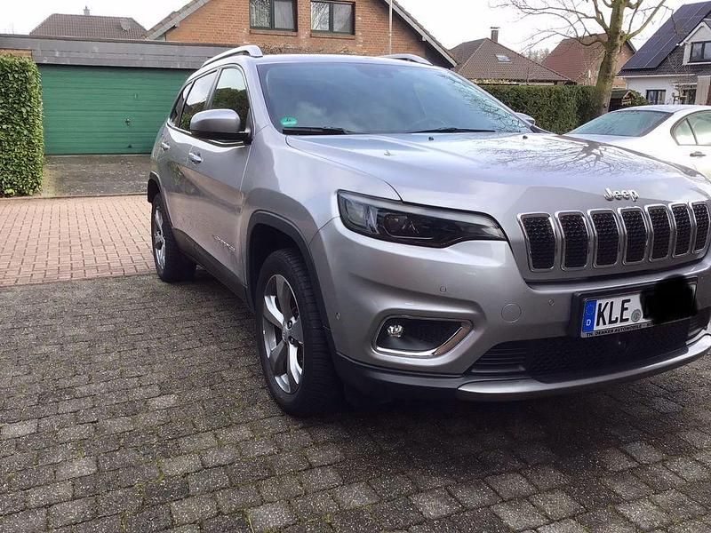 Gebraucht Jeep Cherokee 194 PS (142 kW) 2019 Silber SUV