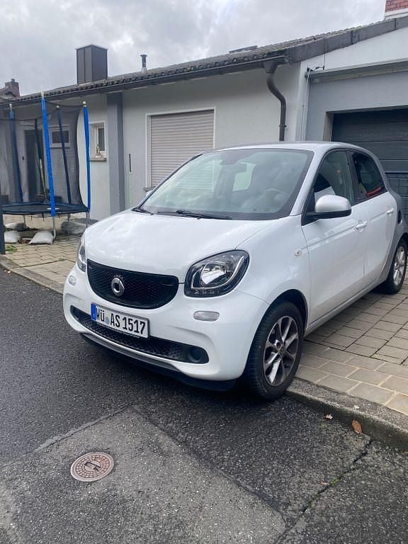 Weiß Gebraucht 2015 Smart ForFour Passion Kleinwagen | 5.750 € (Guter Preis) - Bild 1/4