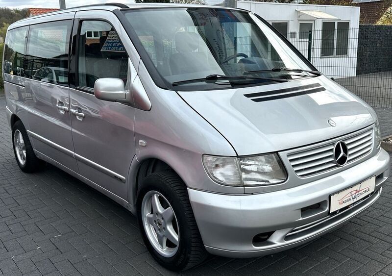Silber Gebraucht 1999 Mercedes V220 Van / Kleinbus | 8.888 € (Fairer Preis) - Bild 1/4