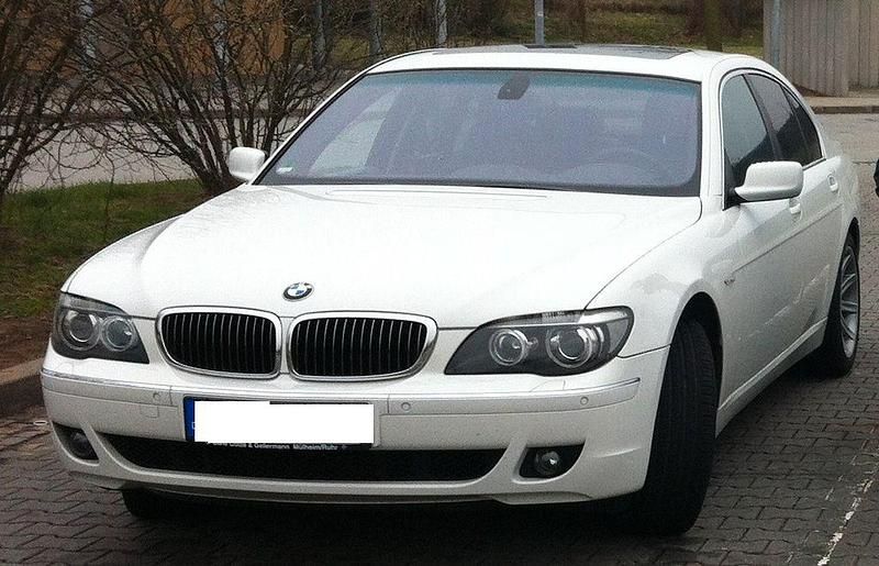Gebraucht BMW 745 329 PS (241 kW) 2007 Weiß Limousine