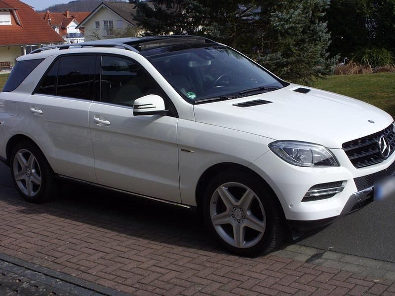 Gebraucht Mercedes ML350 258 PS (189 kW) 2015 Weiß SUV