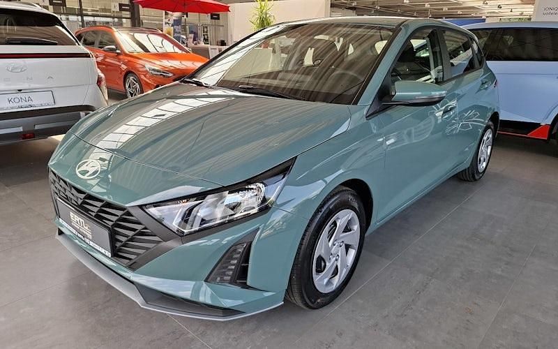 Neu Hyundai i20 Select 79 PS (58 kW) 2025 Grün Limousine