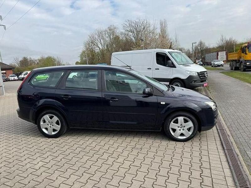 Brugt Ford Focus Style 120 HK (88 kW) 2007 Blå Sedan