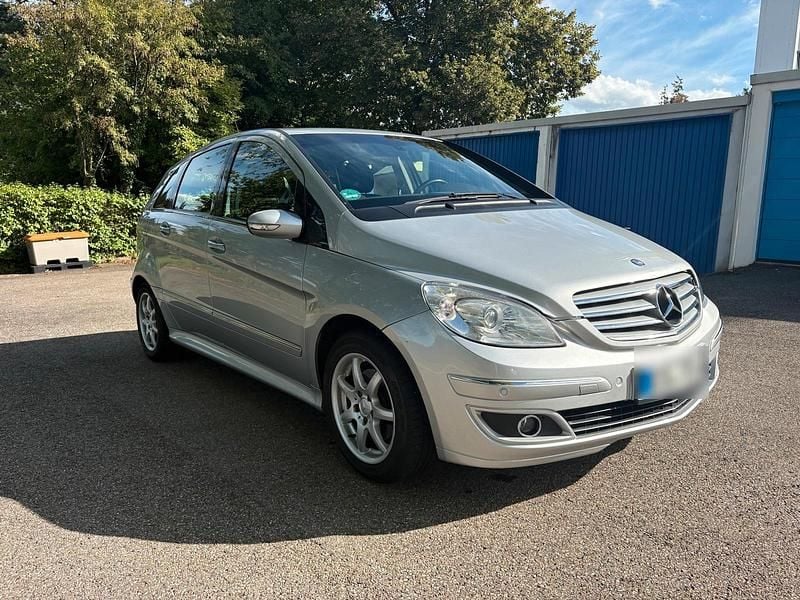 Silber Gebraucht 2006 Mercedes B200 Van / Kleinbus | 4.699 € (Fairer Preis) - Bild 1/4