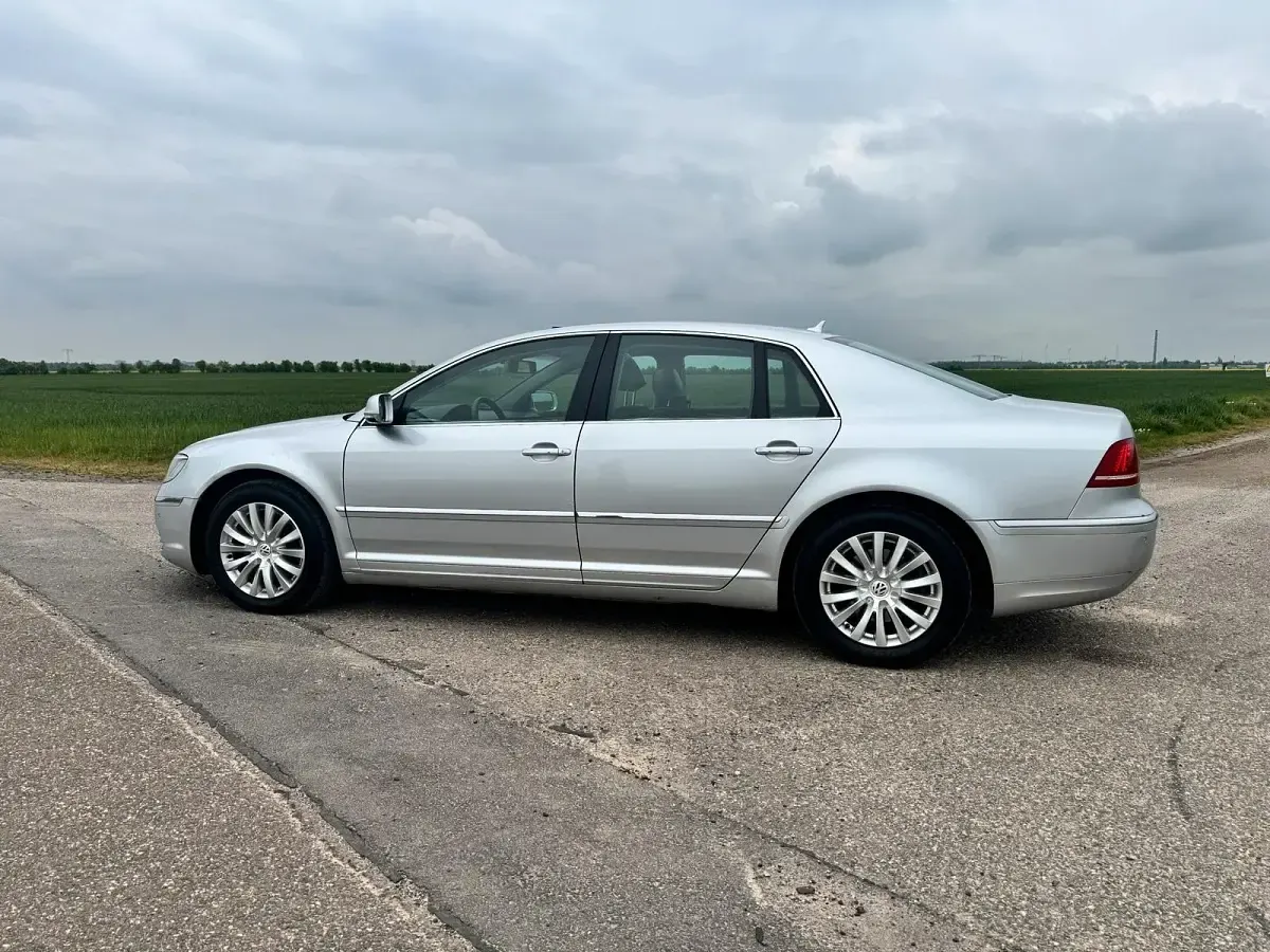 Usata VW Phaeton 240 CV (176 kW) 2010 Argento Berlina
