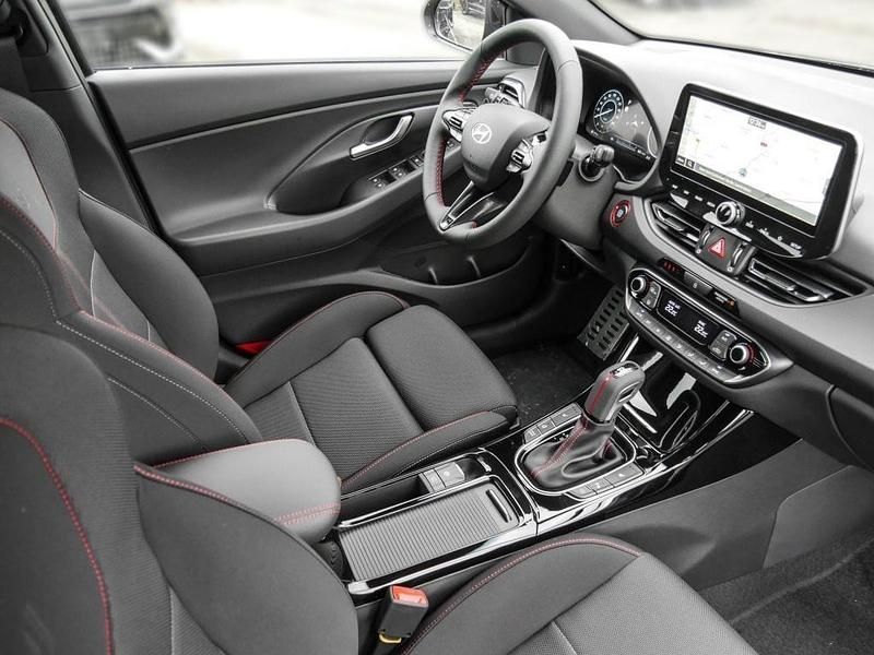 Neu Hyundai i30 N Line 140 PS (102 kW) 2025 Schwarz Limousine
