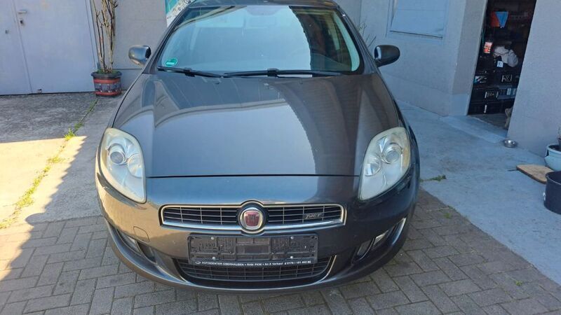 Grau Gebraucht 2009 Fiat Bravo Dynamic Kleinwagen | 3.200 € (Fairer Preis) - Bild 1/4