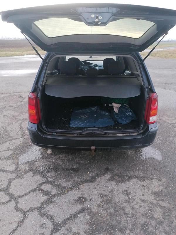 Second-hand Ford Focus 100 CP (73 kW) 2004 Negru Break