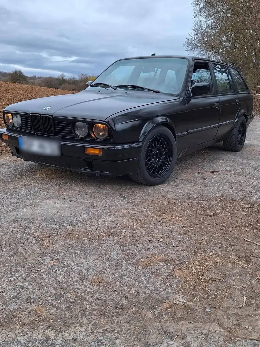 Gebraucht BMW 320 150 PS (110 kW) 1991 Schwarz Kombi