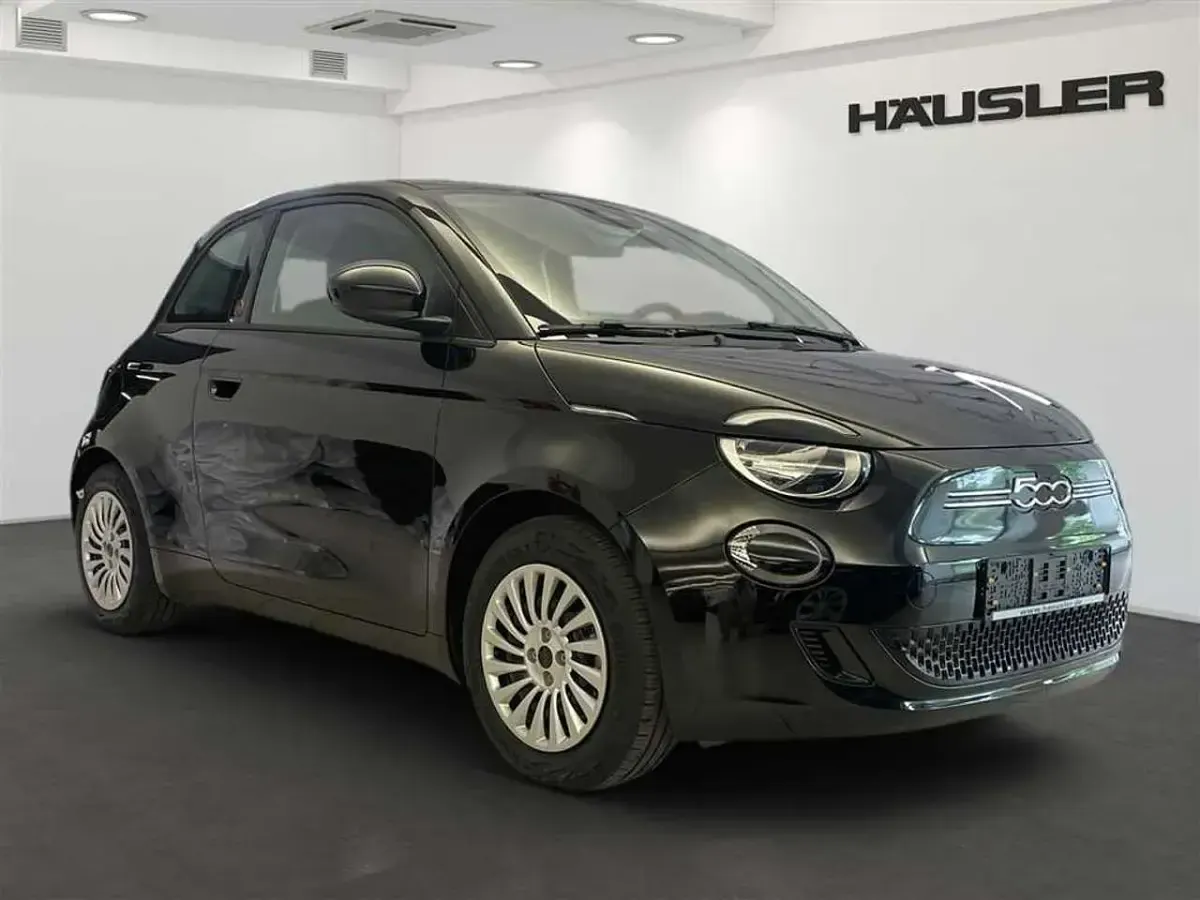 Gebraucht Fiat 500e Red 86 kW (118 PS) 2025 Schwarz Kleinwagen